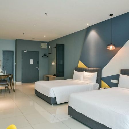 Daily Suites Atria Petaling Jaya Ngoại thất bức ảnh